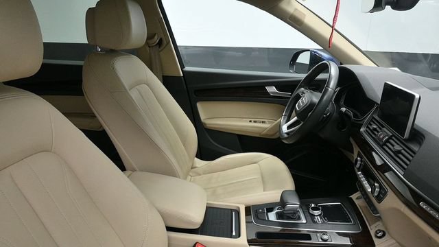Used 2020 Audi Q5 Prestige w/ Prestige Package AWD/4WD image 13