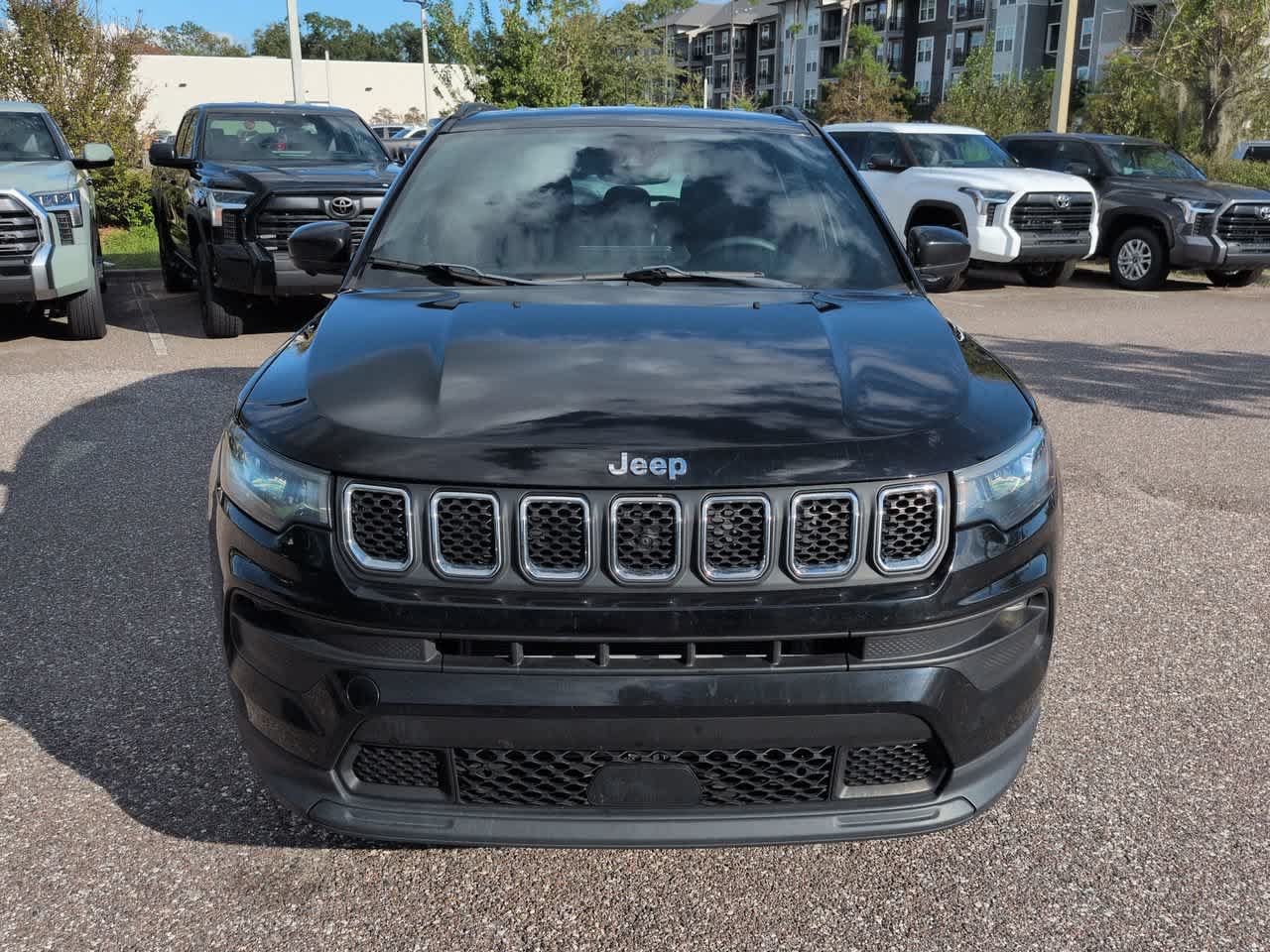 Used 2023 Jeep Compass Latitude w/ Convenience Group AWD/4WD image 9