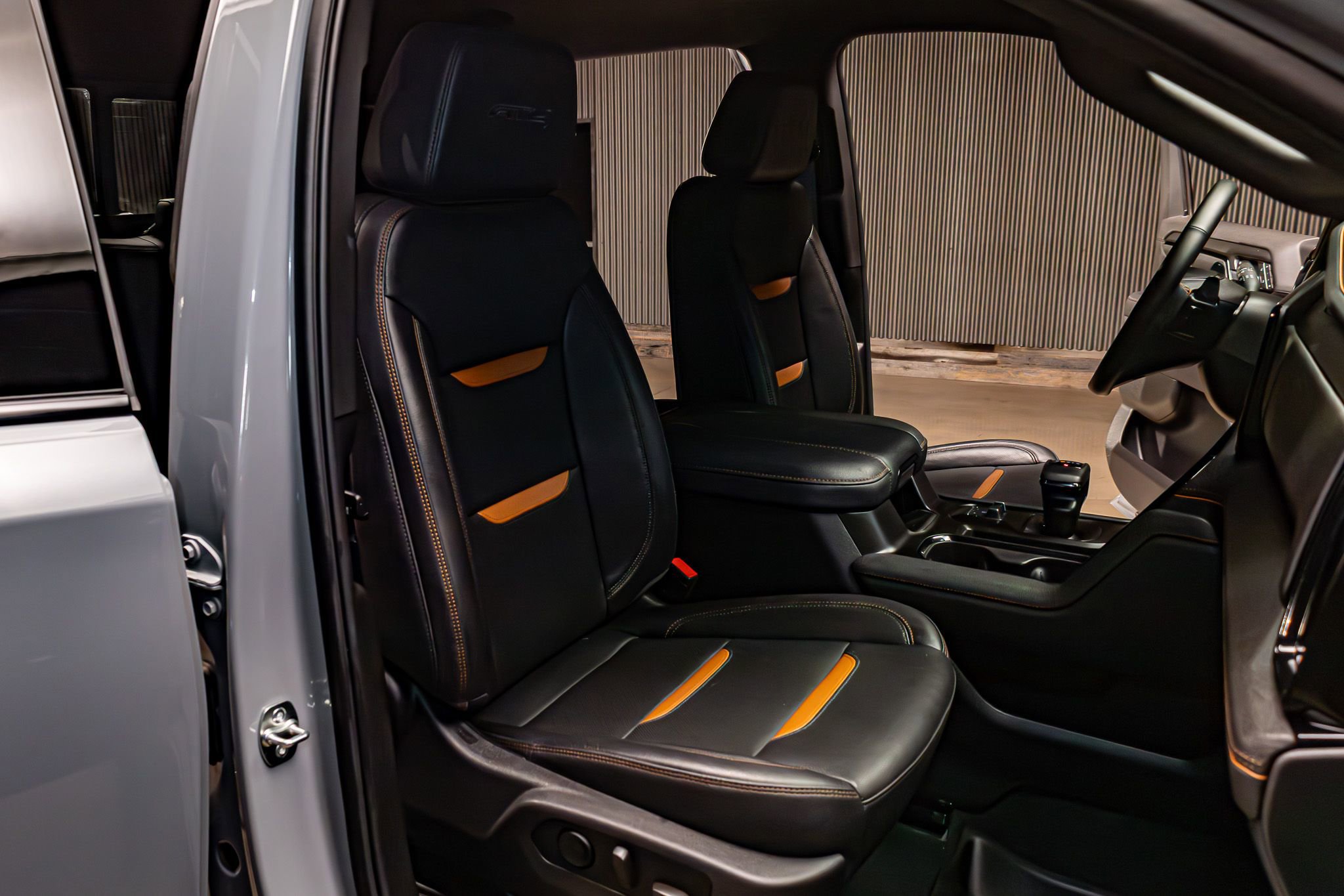 Used 2025 GMC Sierra 1500 AT4 w/ Technology Package image 28
