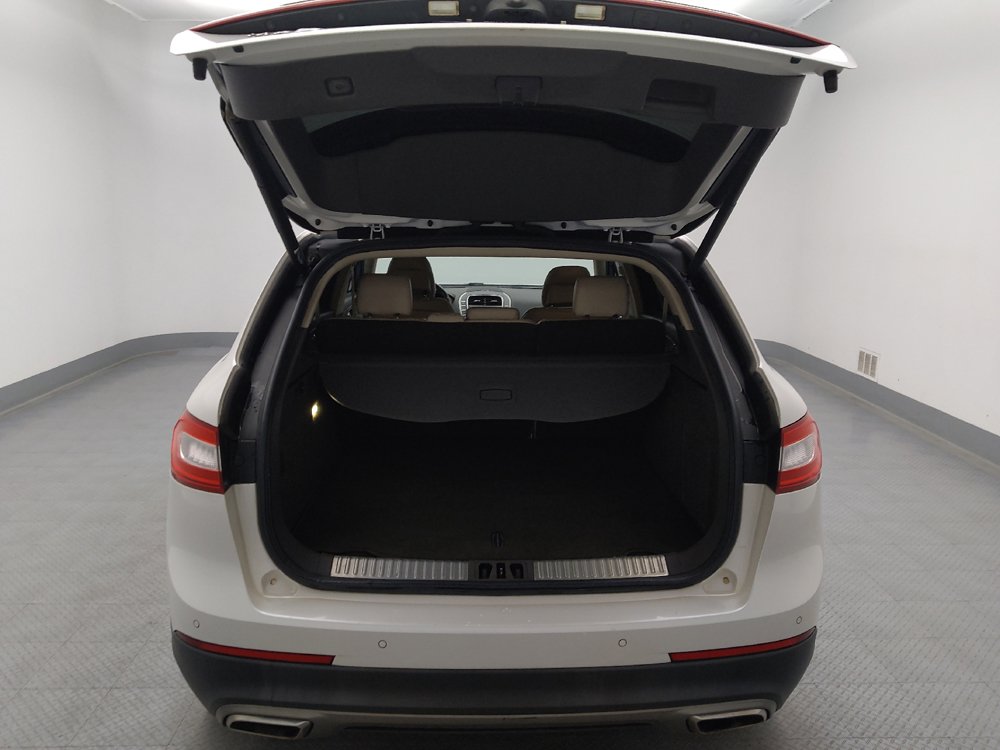 Used 2016 Lincoln MKX Reserve w/ Technology Package FWD image 29