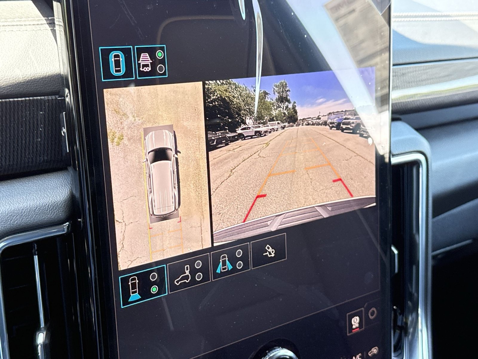 New 2026 GMC Yukon Elevation AWD/4WD image 19