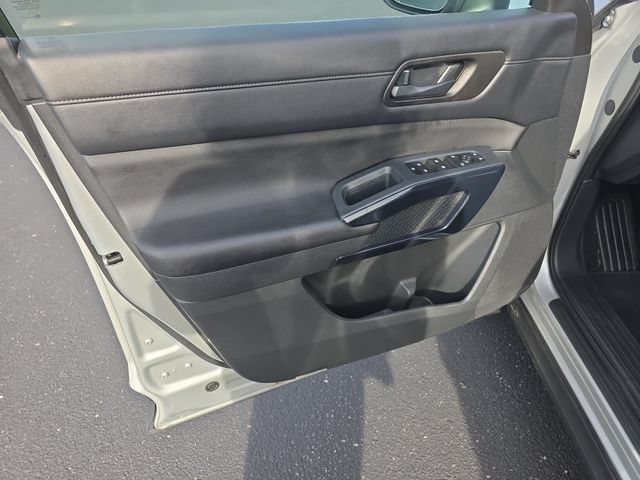 Used 2024 Nissan Pathfinder SV AWD/4WD image 12