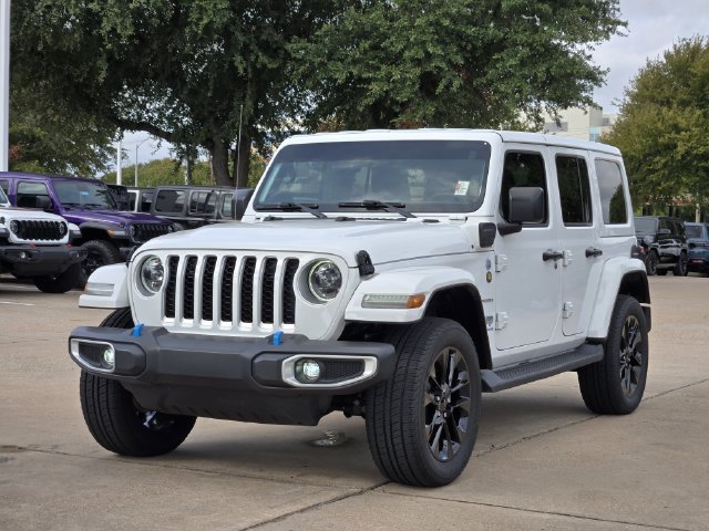 Used 2023 Jeep Wrangler Unlimited Sahara w/ Cold Weather Group AWD/4WD image 3