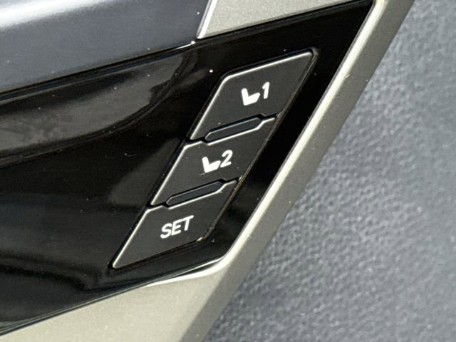 Used 2023 Toyota Tundra Limited AWD/4WD image 23