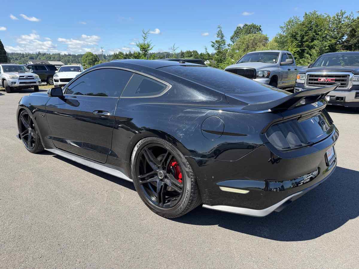 Used 2017 Ford Mustang GT Premium RWD image 6