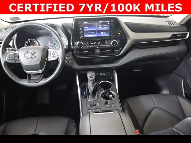 Used 2022 Toyota Highlander XLE AWD/4WD image 16