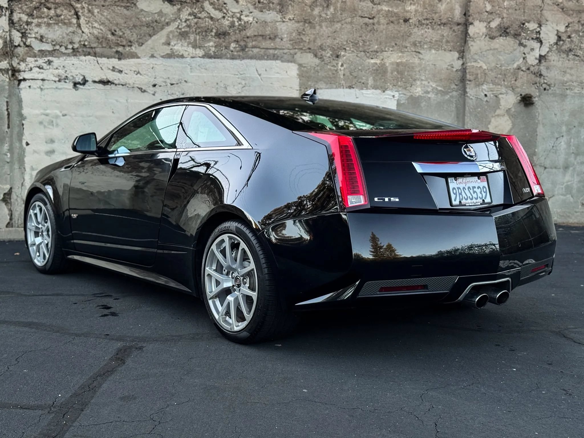 Used 2011 Cadillac CTS V w/ Wood Trim Package RWD image 7