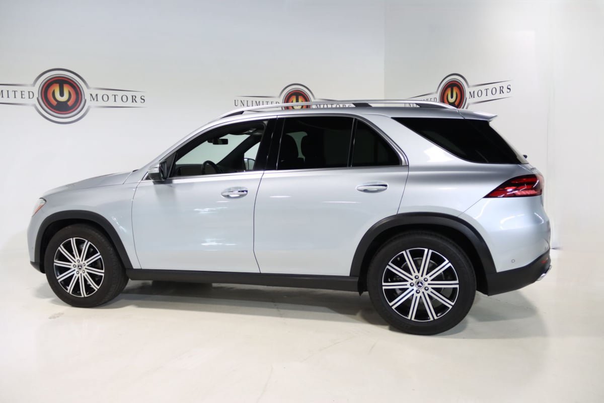 Used 2025 Mercedes-Benz GLE 350 4MATIC w/ Winter Package image 36