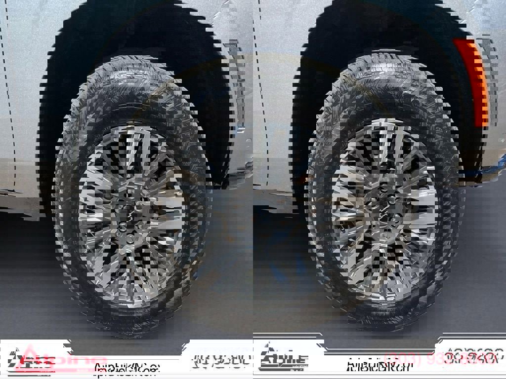 Used 2025 Chevrolet Tahoe Z71 image 14