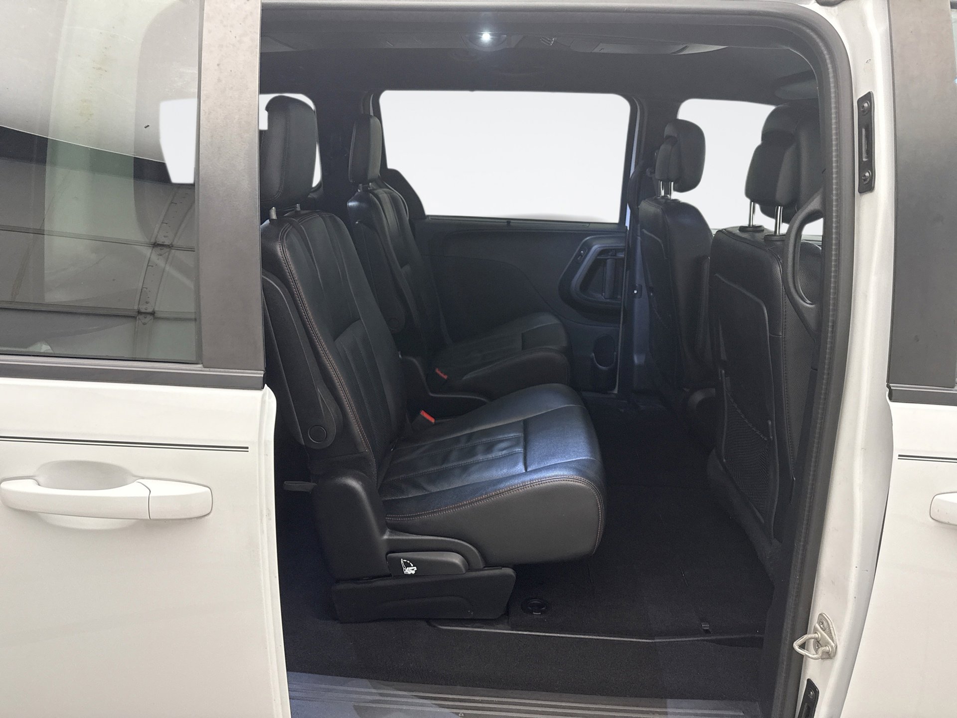 Used 2019 Dodge Grand Caravan GT image 17