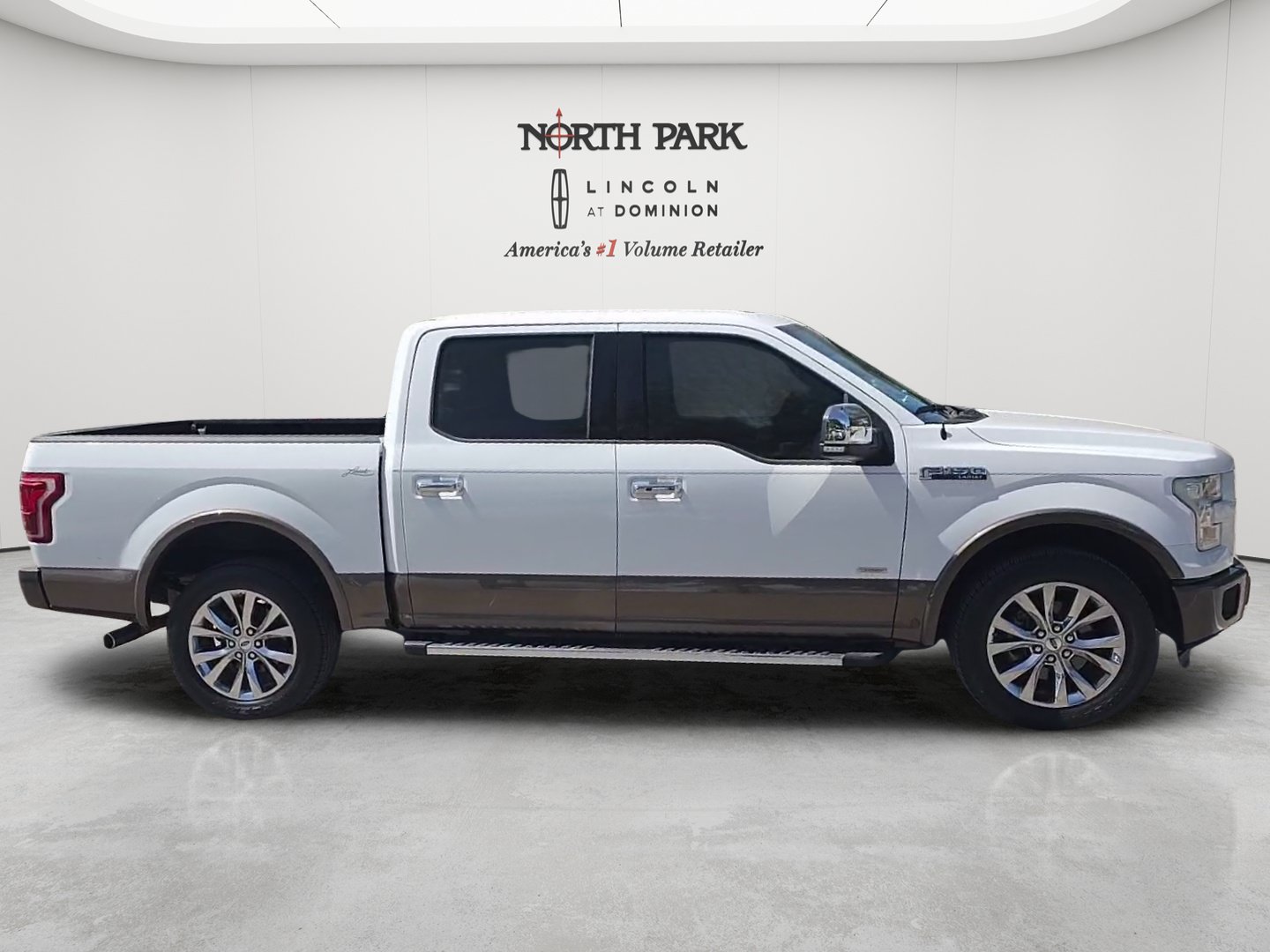 Used 2015 Ford F150 Lariat w/ Equipment Group 502A Luxury RWD image 7