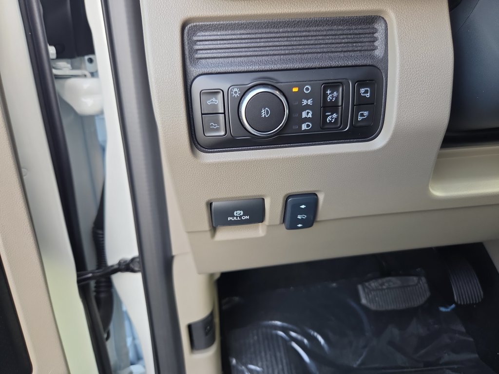 New 2027 Ford F250 Platinum w/ Platinum Plus Package AWD/4WD image 35