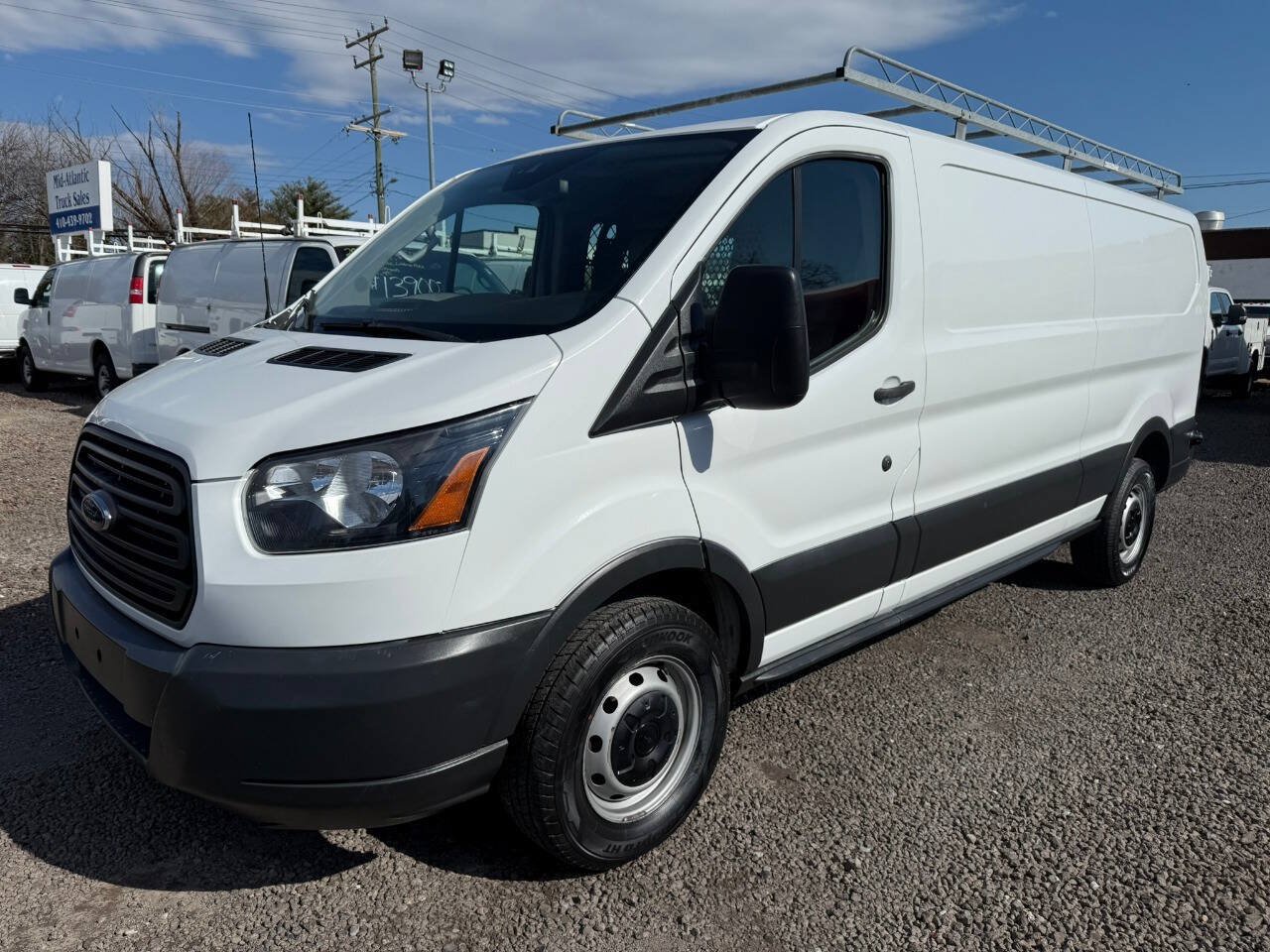 Used 2018 Ford Transit 250 148 Low Roof RWD image 2