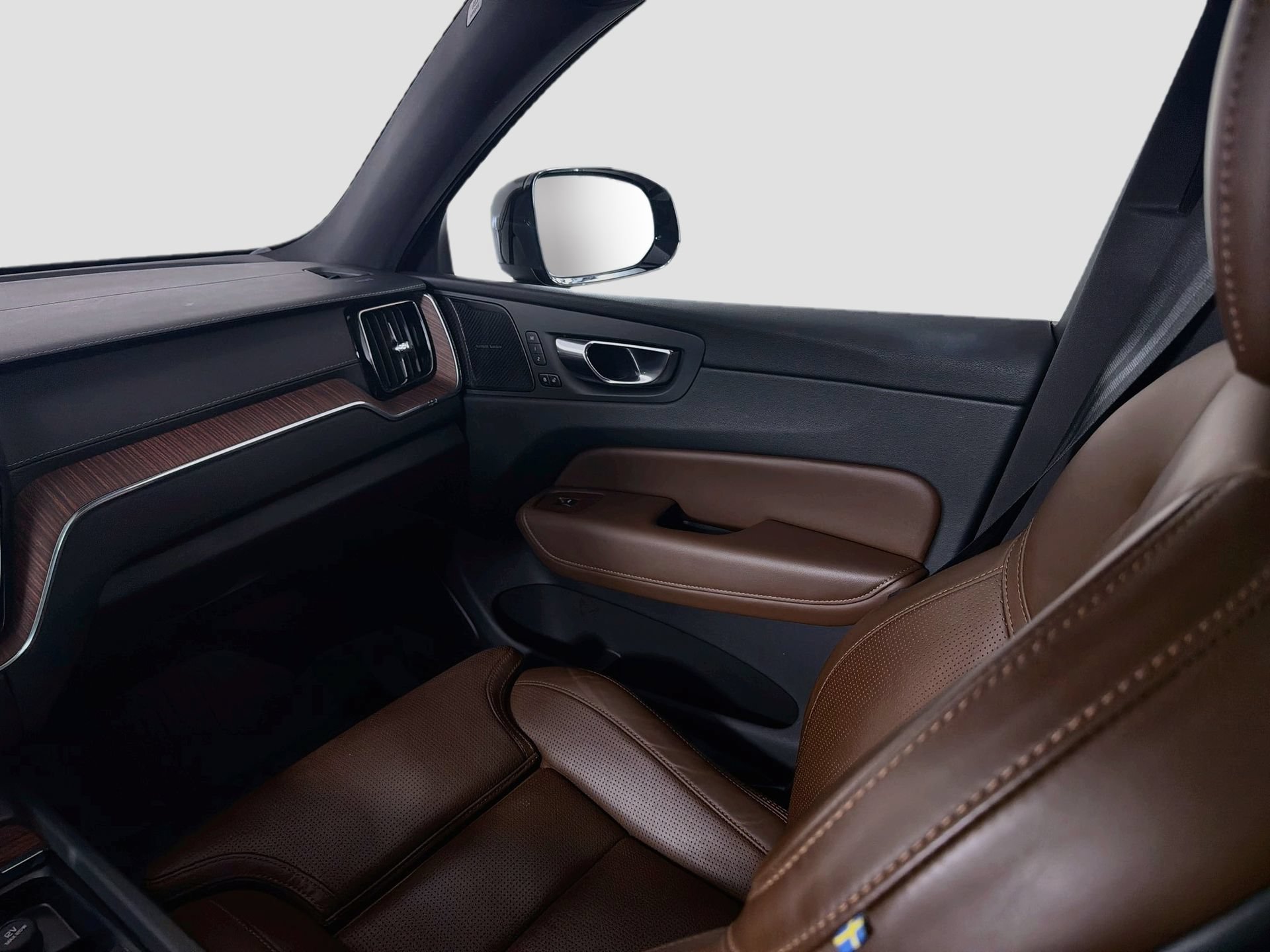 Certified 2023 Volvo XC60 B5 Ultimate w/ Climate Package AWD/4WD image 25