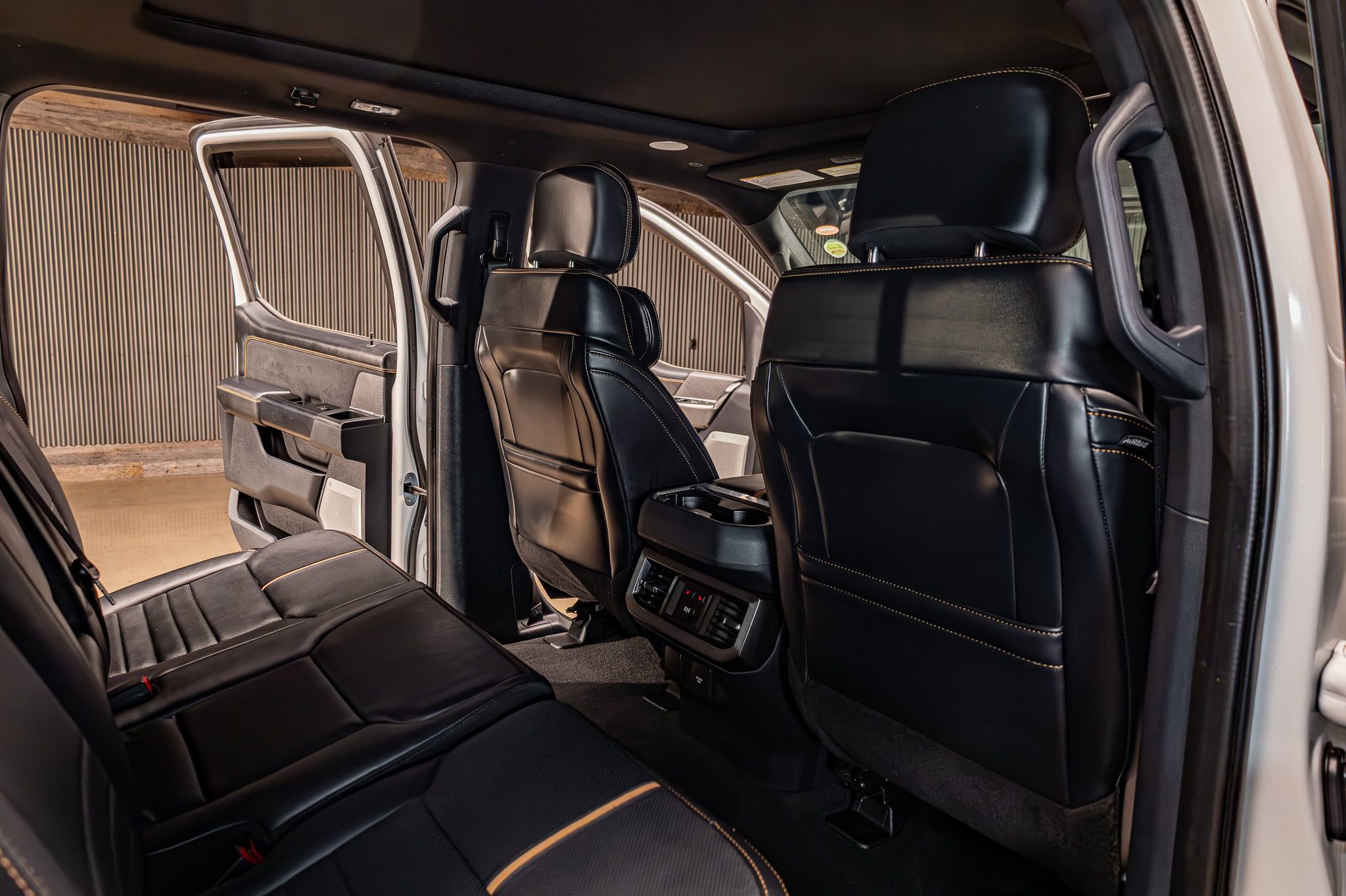 Used 2023 Ford F450 Platinum w/ FX4 Off-Road Package image 25