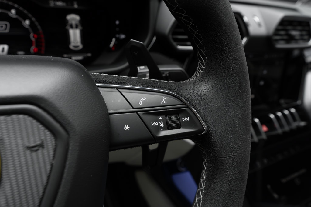 Used 2022 Lamborghini Urus AWD/4WD image 26