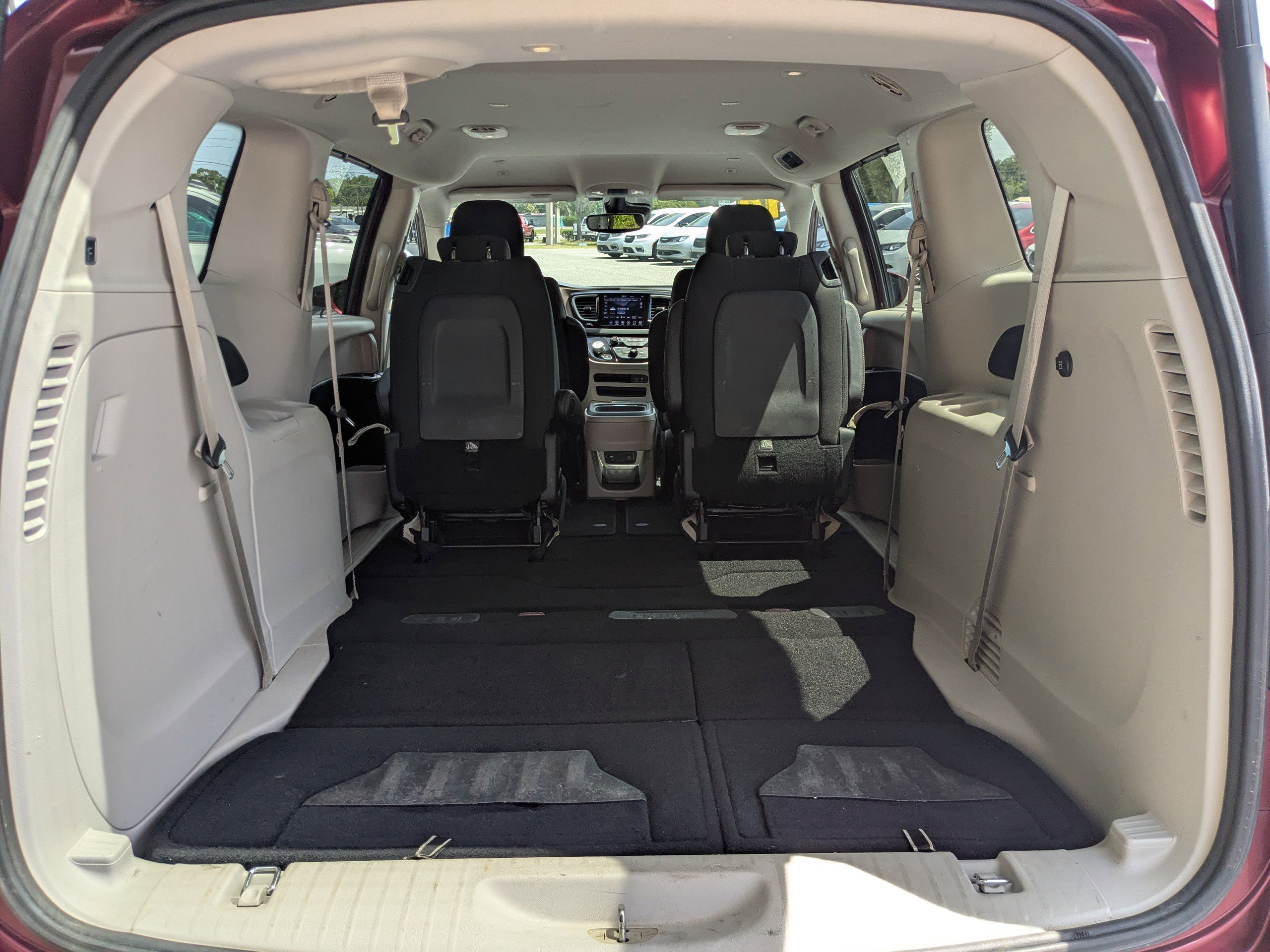 Certified 2019 Chrysler Pacifica Touring Plus w/ Advanced Safetytec Group FWD image 12