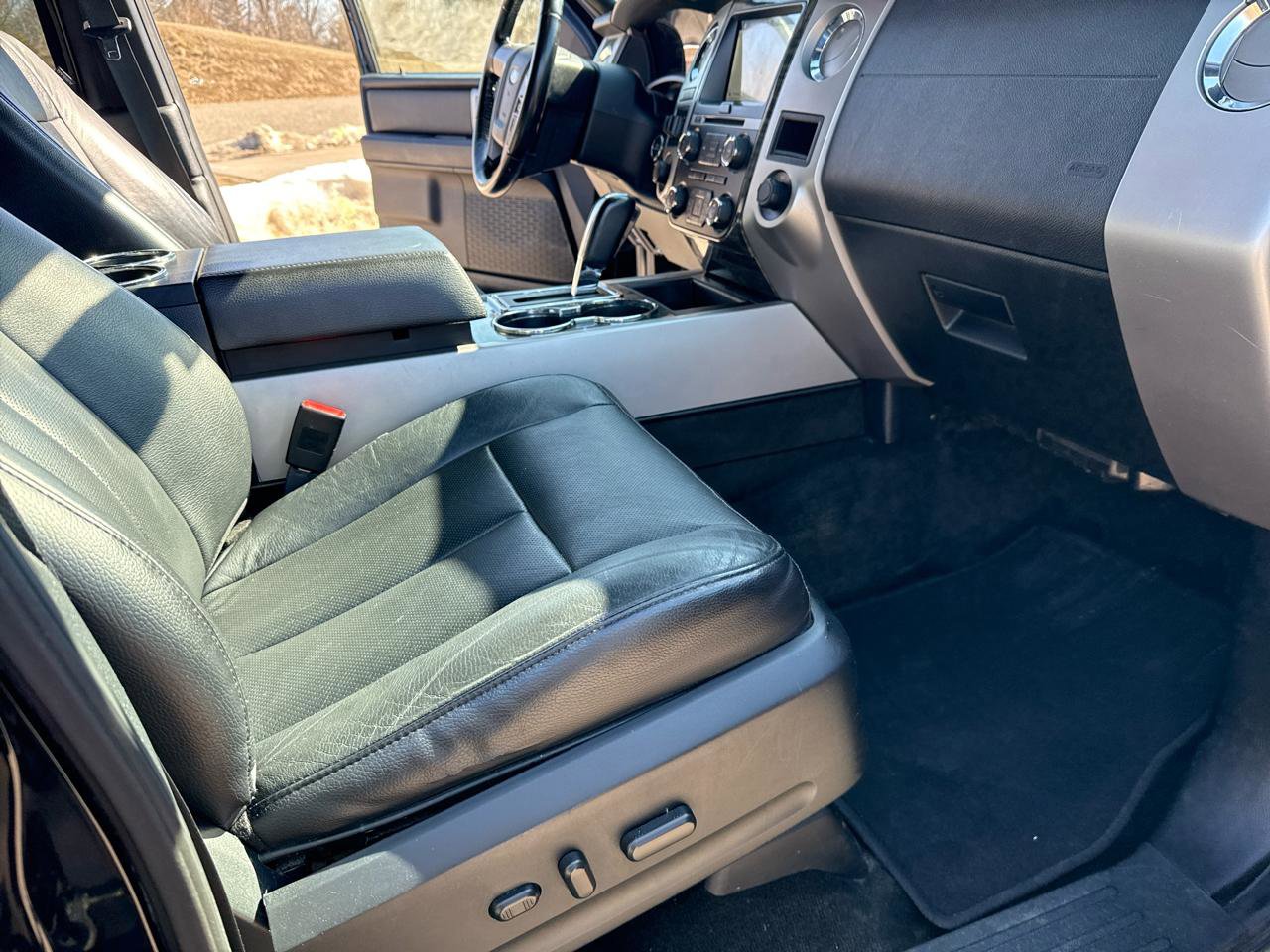 Used 2017 Ford Expedition Max Limited image 28