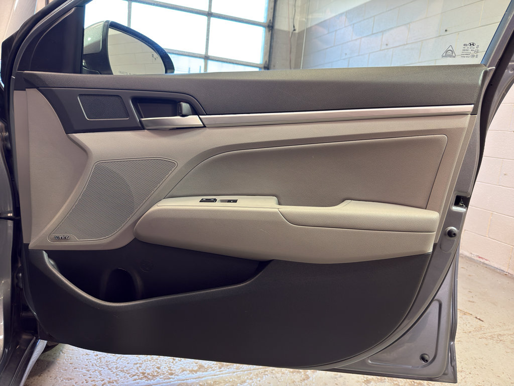 Used 2019 Hyundai Elantra Limited FWD image 20