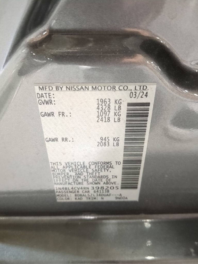 Used 2024 Nissan Altima 2.5 SR w/ SR Premium Package FWD image 17