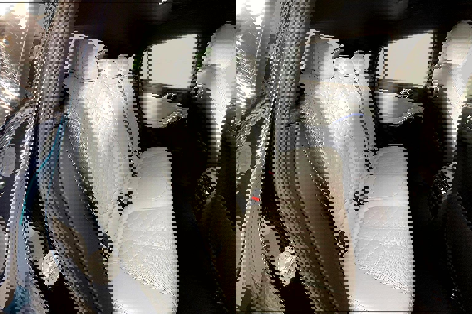 Certified 2024 BMW X6 xDrive40i w/ M Sport Professional Package image 27