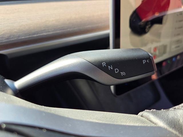 Used 2024 Tesla Model Y Long Range image 30