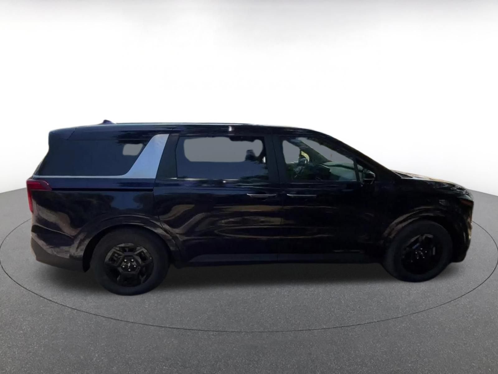 Used 2026 Kia Carnival FWD image 15