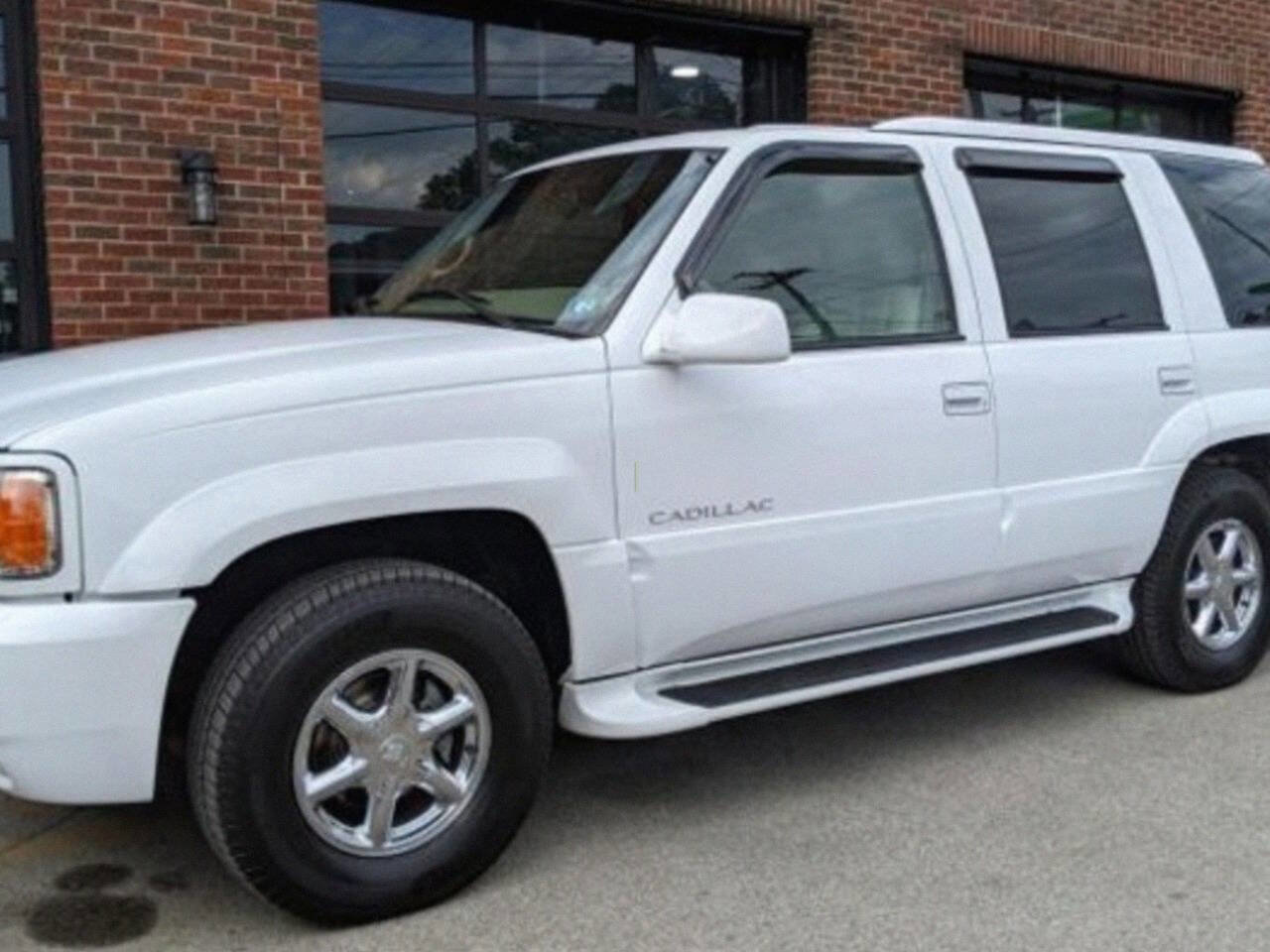 Used 2000 Cadillac Escalade 4WD
