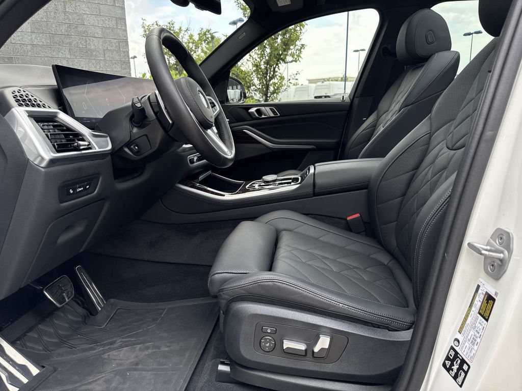 Used 2024 BMW X5 xDrive40i w/ M Sport Package AWD/4WD image 19