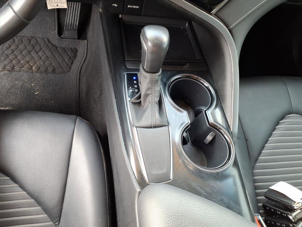 Used 2020 Toyota Camry SE image 15