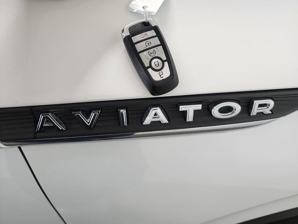 Used 2021 Lincoln Aviator Reserve w/ Equipment Group 202A AWD/4WD image 42