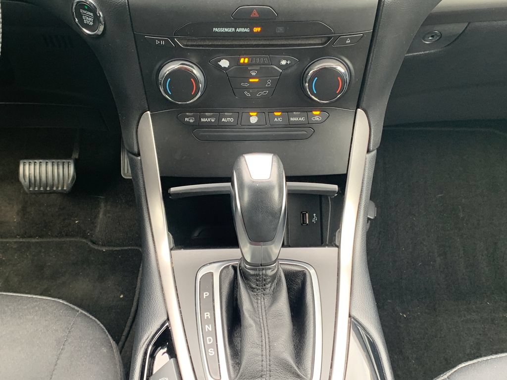 Used 2018 Ford Edge SEL FWD image 18