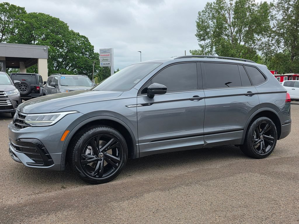Used 2024 Volkswagen Tiguan SE R-Line FWD image 1