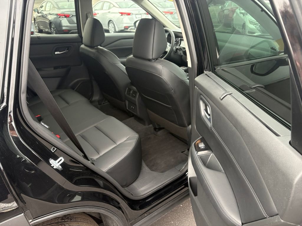 Used 2026 Nissan Rogue SV w/ SV Premium Package image 21