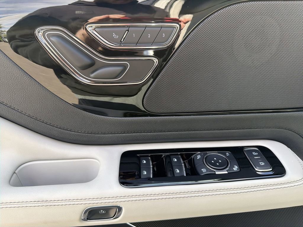 Used 2026 Lincoln Aviator 2WD image 14