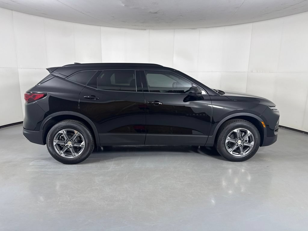 New 2026 Chevrolet Blazer LT w/ Convenience Package FWD image 11