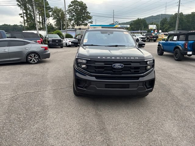 Used 2025 Ford Expedition Active AWD/4WD image 4