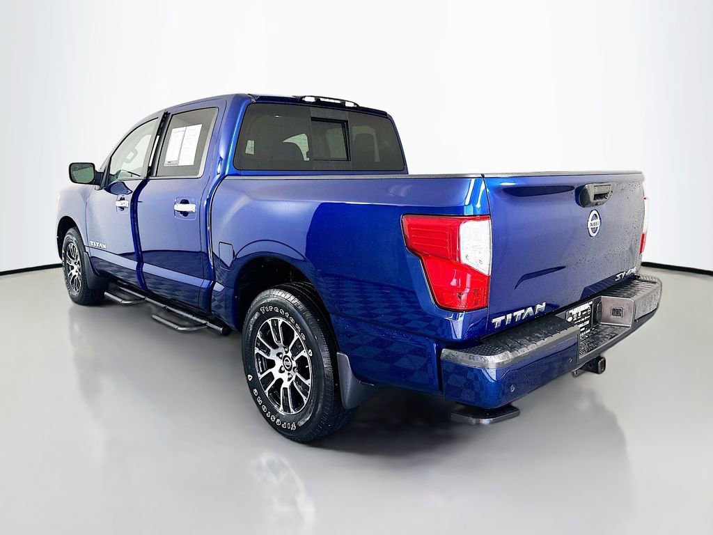 Used 2021 Nissan Titan SV w/ SV Convenience Package image 5