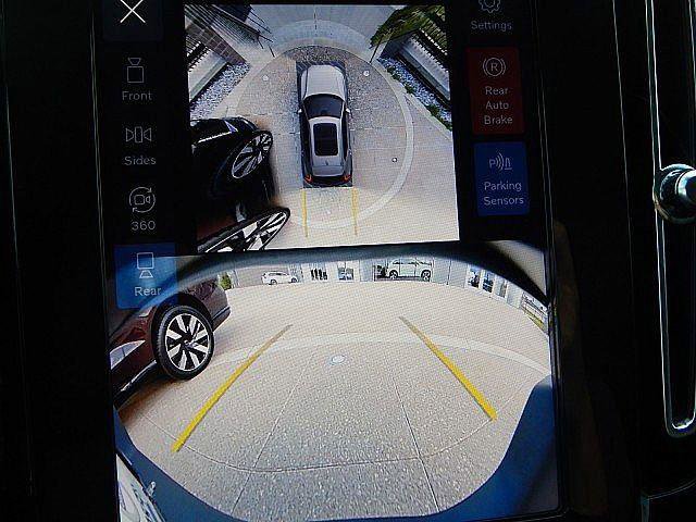 New 2026 Volvo XC40 B5 Plus w/ Protection Package Premier AWD/4WD image 21
