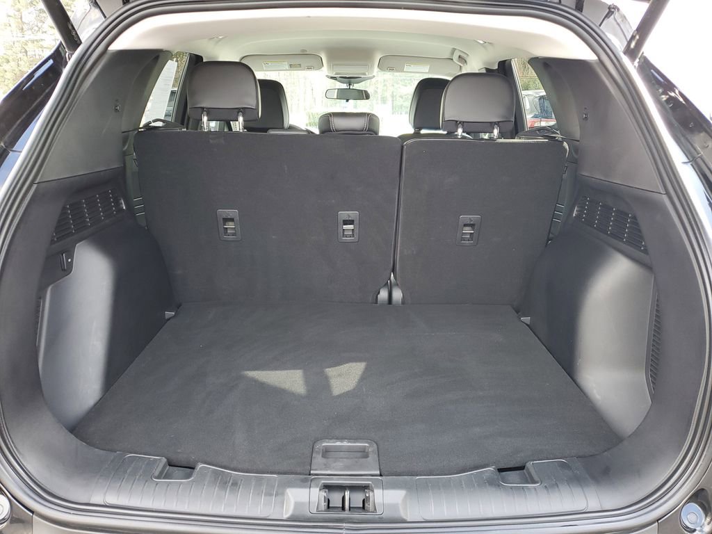 Used 2024 Ford Escape SE image 32