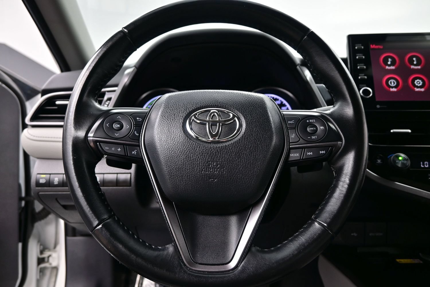 Used 2024 Toyota Camry SE w/ Audio Upgrade Package FWD image 25