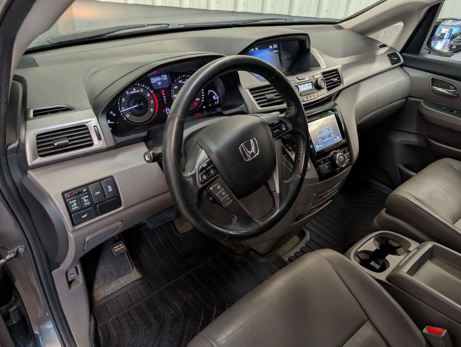 Used 2015 Honda Odyssey EX-L image 3