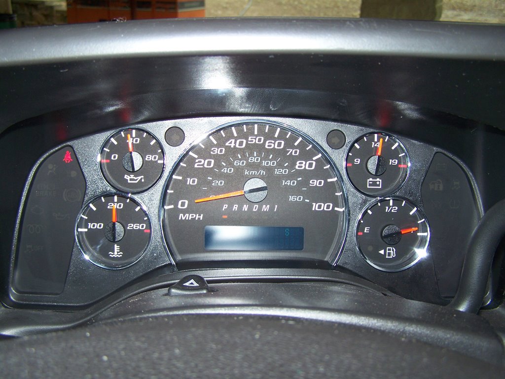 Used 2017 Chevrolet Express 2500 LT w/ LT Preferred Equipment Group image 9