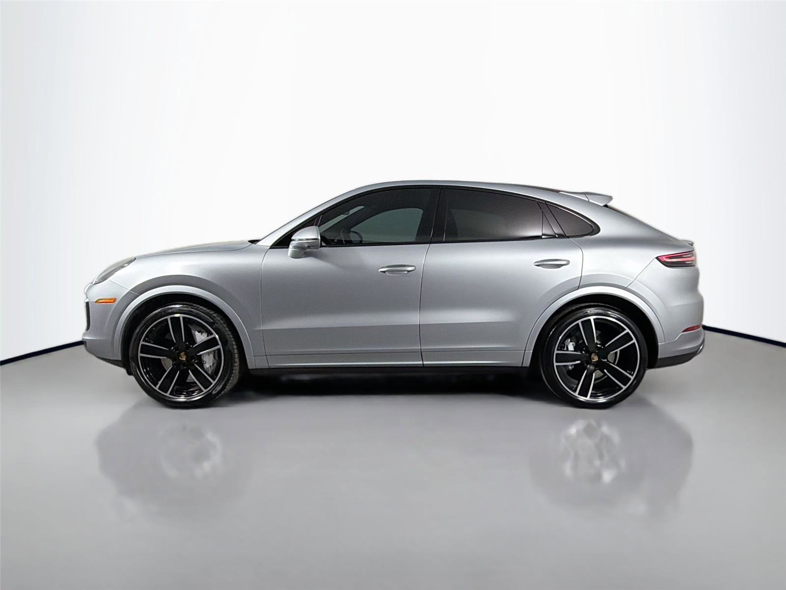 Certified 2021 Porsche Cayenne Turbo AWD/4WD image 2