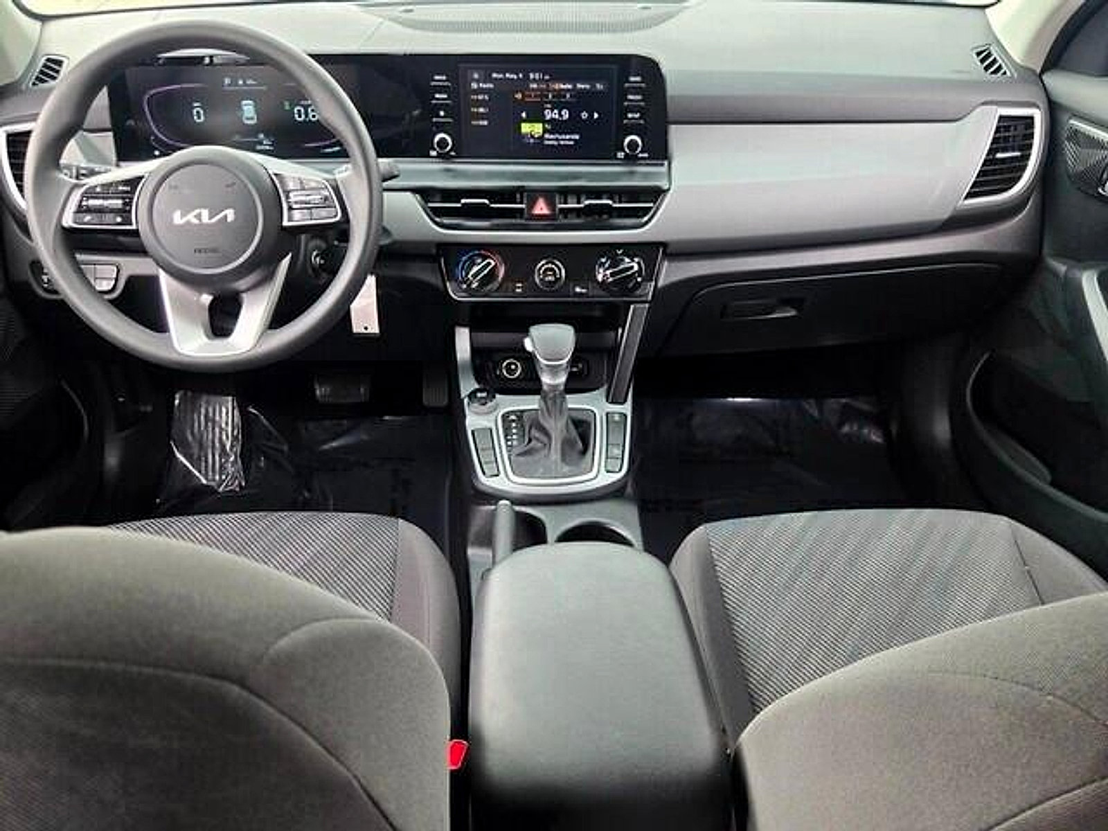 Used 2024 Kia Seltos LX AWD/4WD image 13