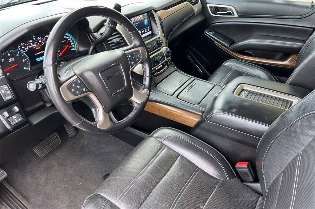 Used 2019 GMC Yukon XL Denali image 12