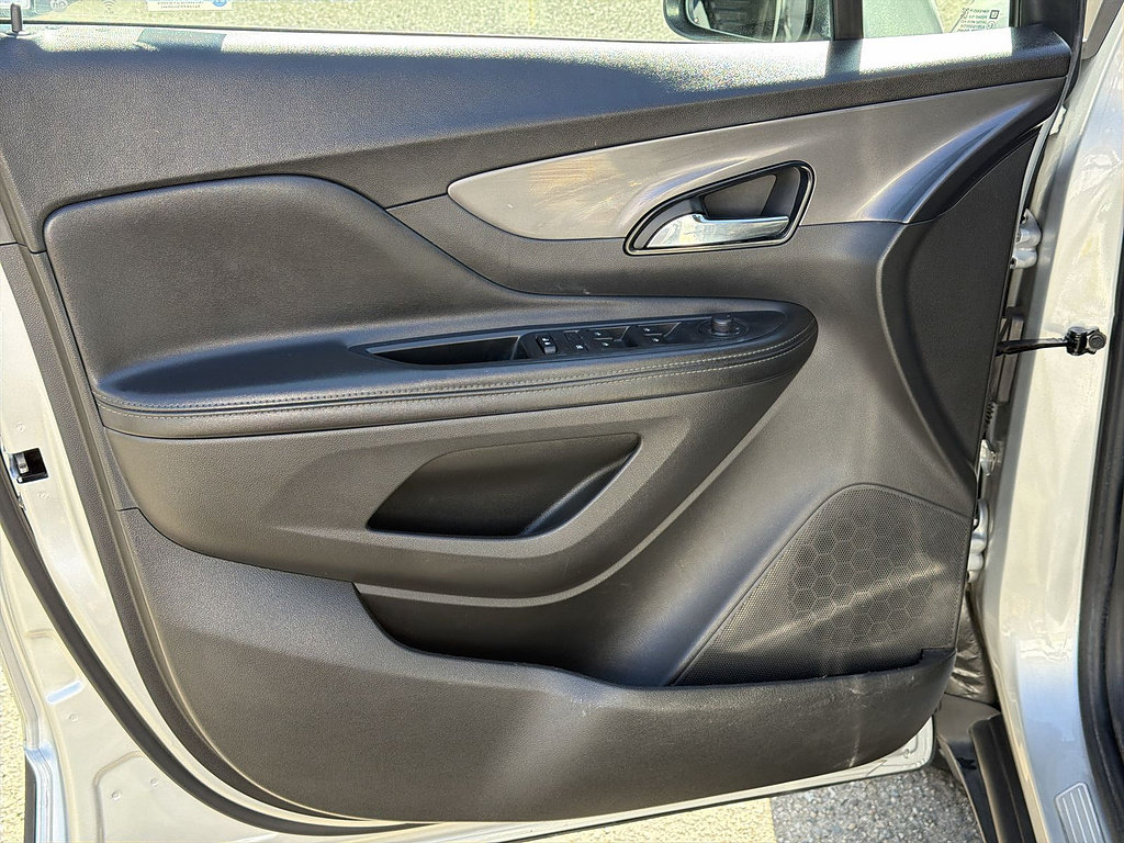 Used 2020 Buick Encore Preferred FWD image 19