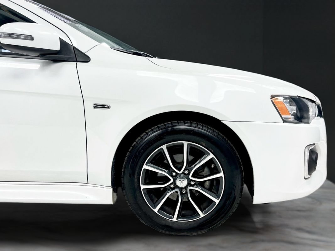 Used 2017 Mitsubishi Lancer ES FWD image 11
