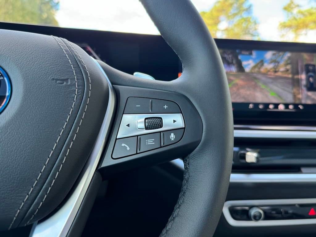 Used 2025 BMW X5 xDrive50e w/ Premium Package image 26