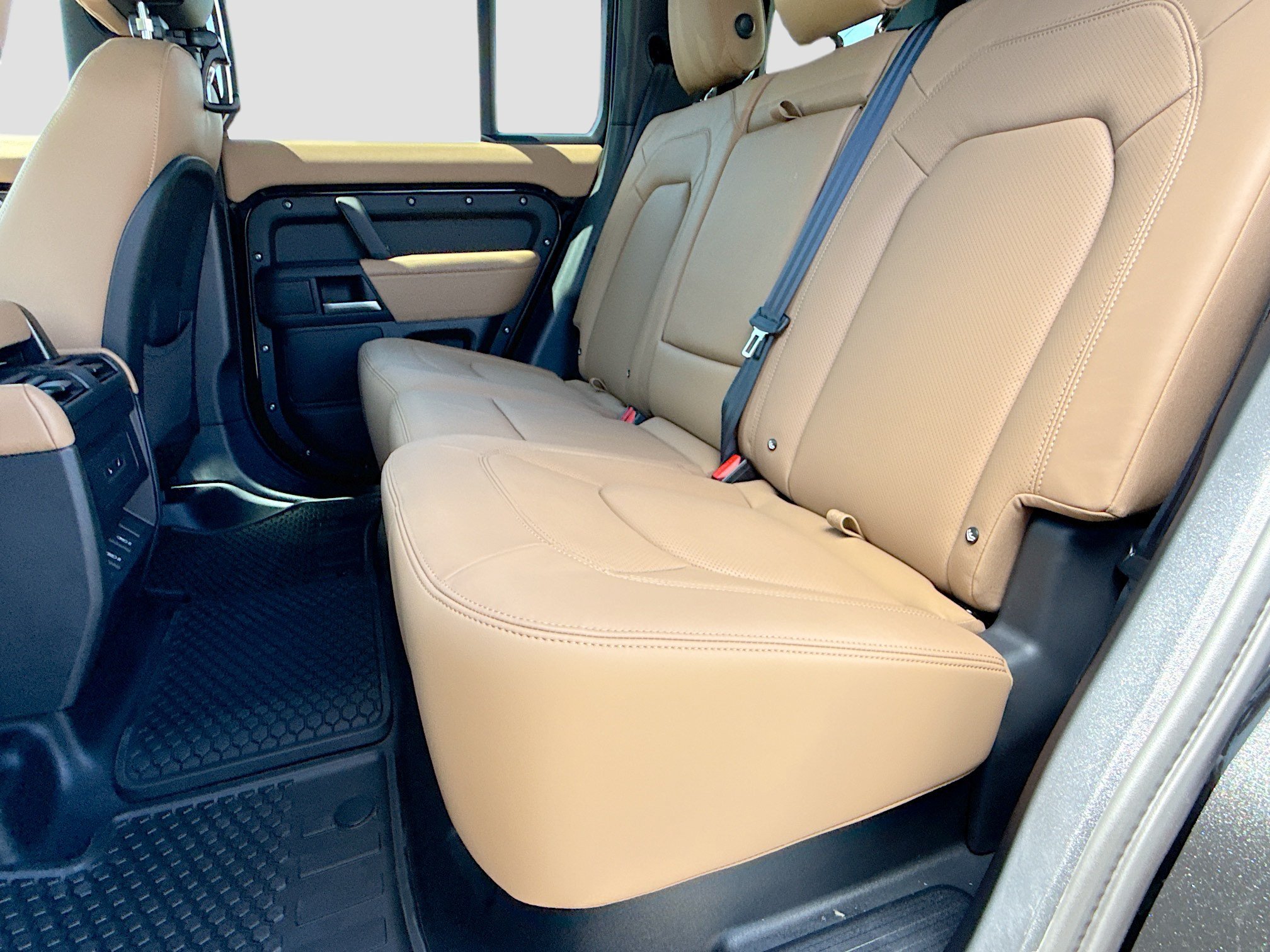 New 2026 Land Rover Defender 110 X-Dynamic SE AWD/4WD image 21